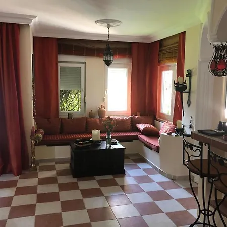 Villa Villa Side